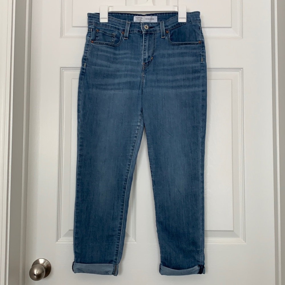 Signature Levi Strauss Mid Rise Boyfriend Jeans